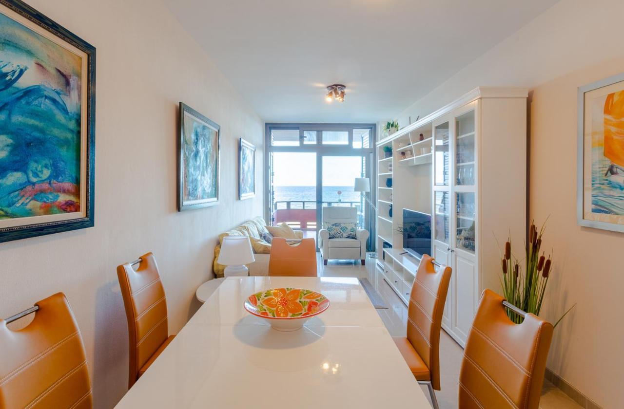 Front Line Beach With Fantastic Terrace. 텔데 외부 사진