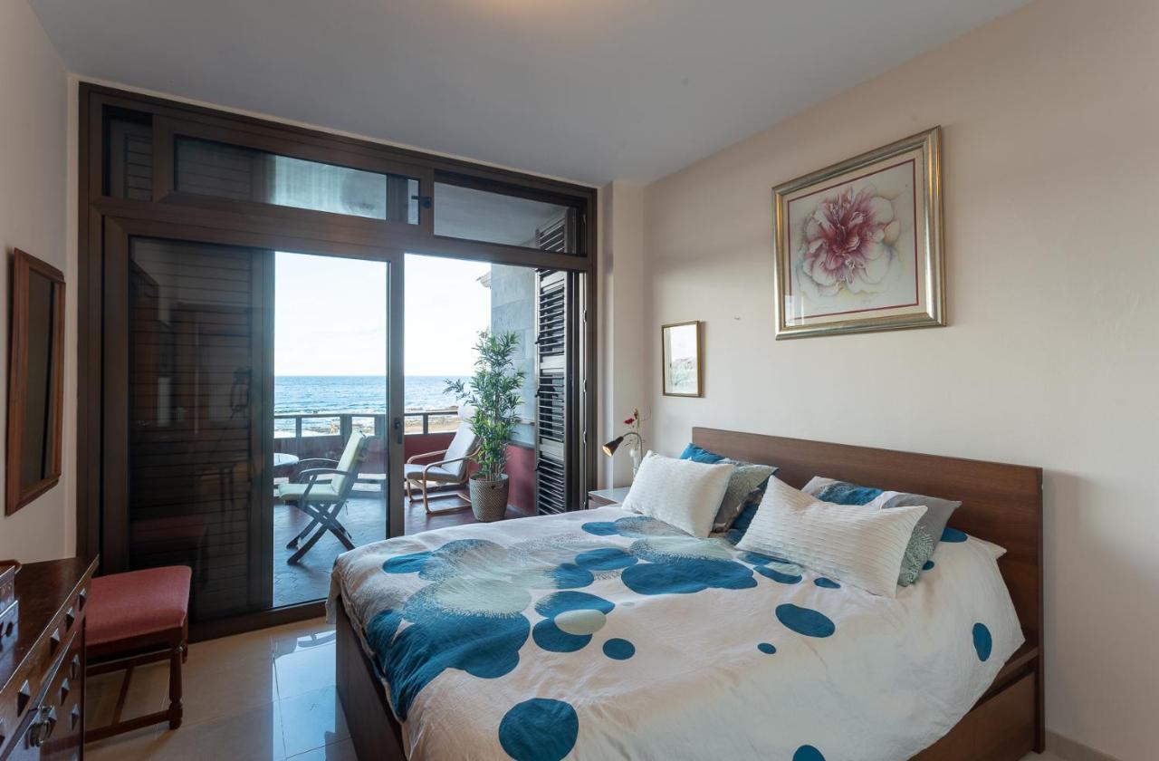 Front Line Beach With Fantastic Terrace. 텔데 외부 사진